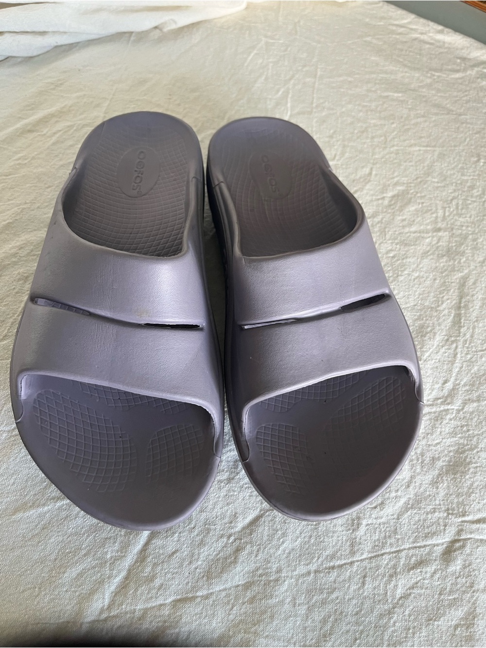 OOFOS Women’s Slide Sandals in Matte Lavender Women size 10